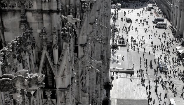 Het krioelt bij de Duomo