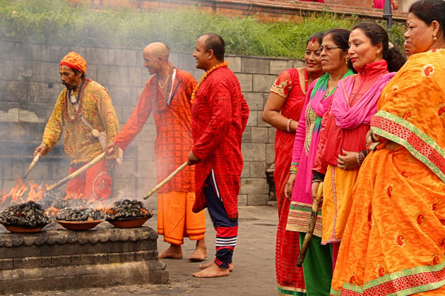 Vuuroffer in Pashupatinath