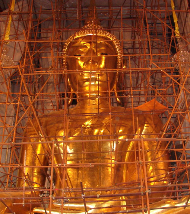 Buddha in de steigers