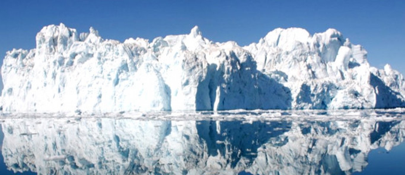 Grootste ijsschots ooit is los image