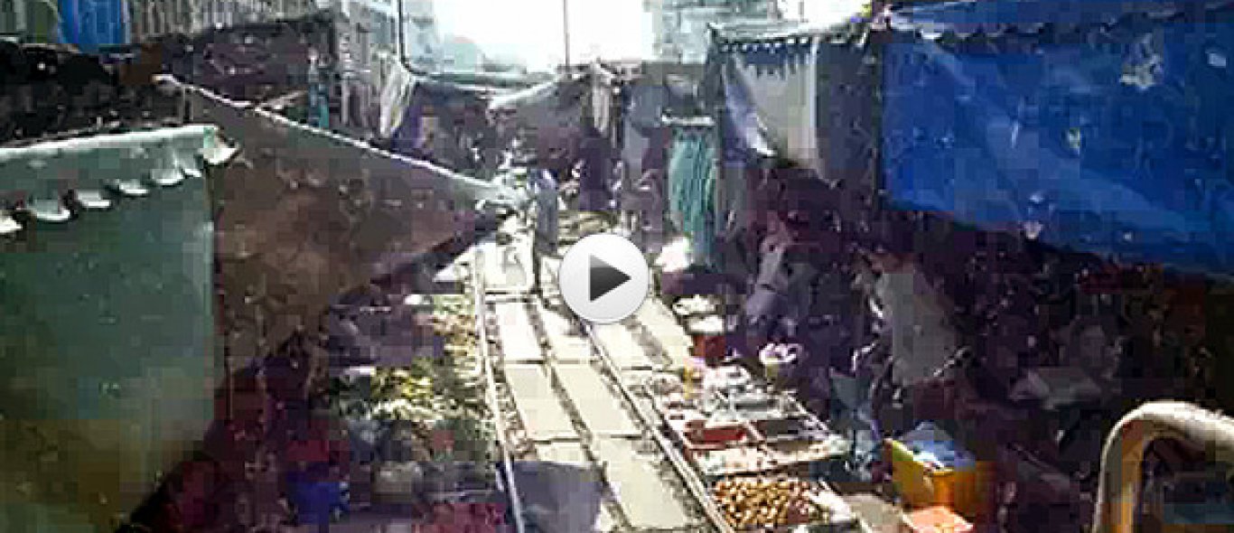 VIDEO: Tsjoektsjoek door markt image