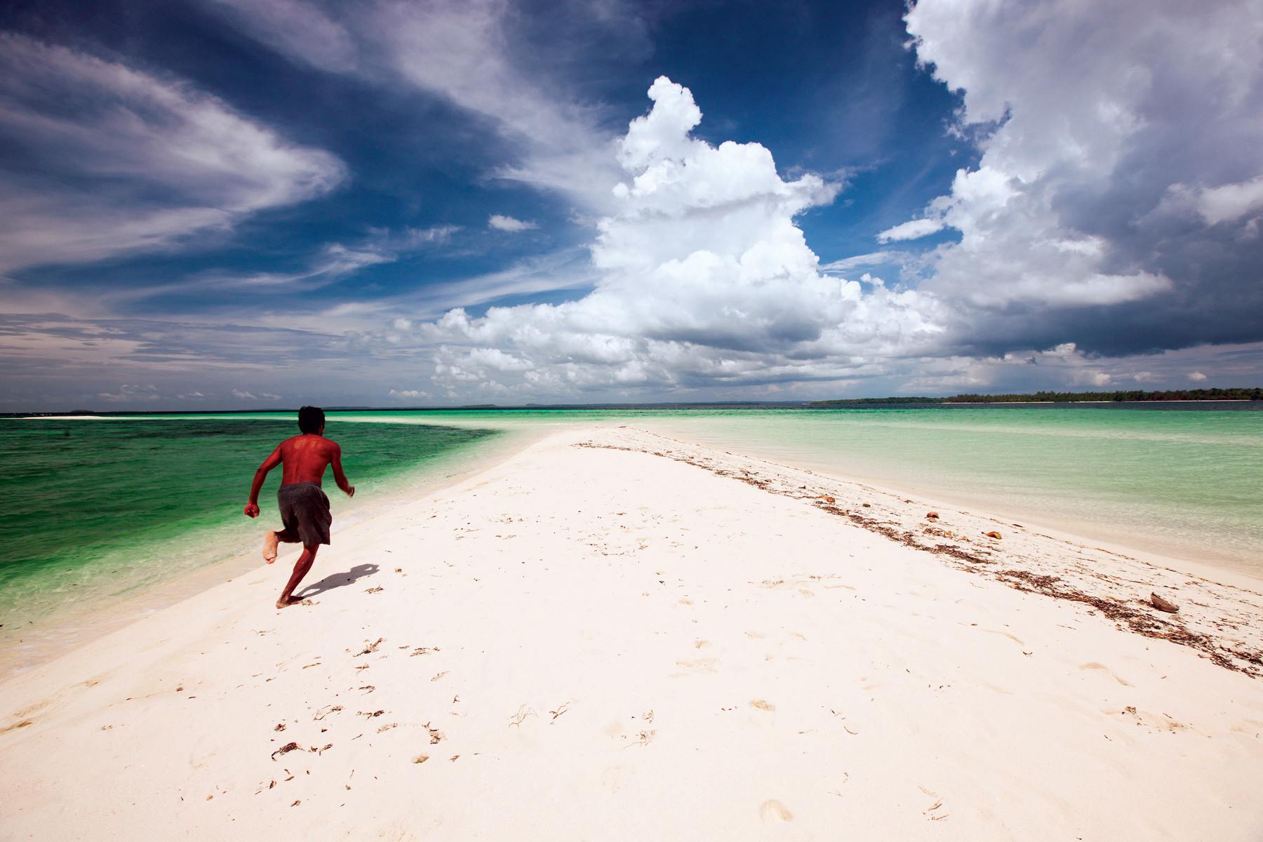 De Kei-archipel, in het zuidoosten van de Molukken, steelt de show met zijn stranden. Foto: Malou van Breevoort / Columbus Travel