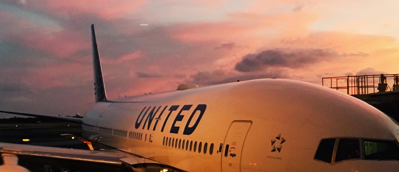 Wááát! United Airlines-vliegtuig lekt brandstof image