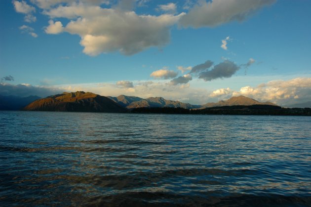 Water, toppen en wolken