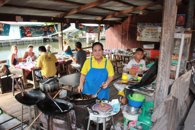 2008: Bangkok: eetstalletje