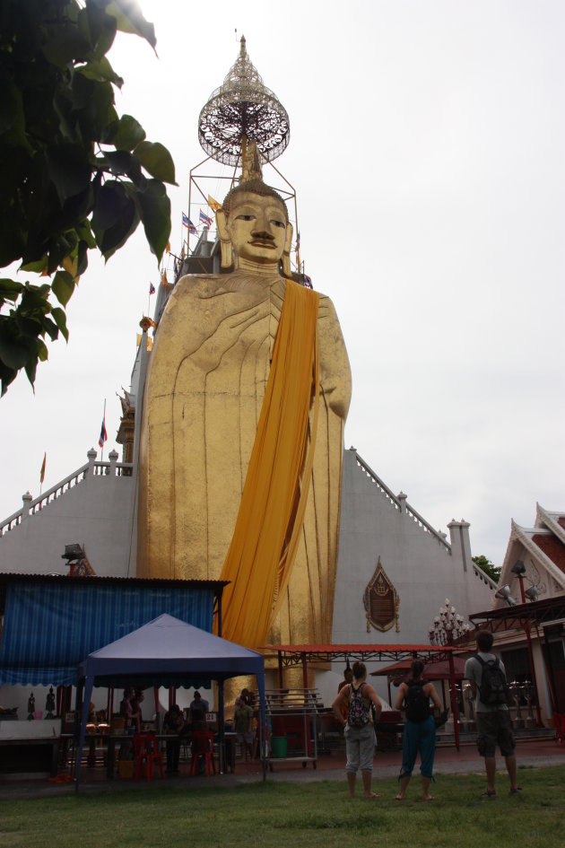 2008: Bangkok: Intharawihan (staande boeddha van 50 meter hoog)