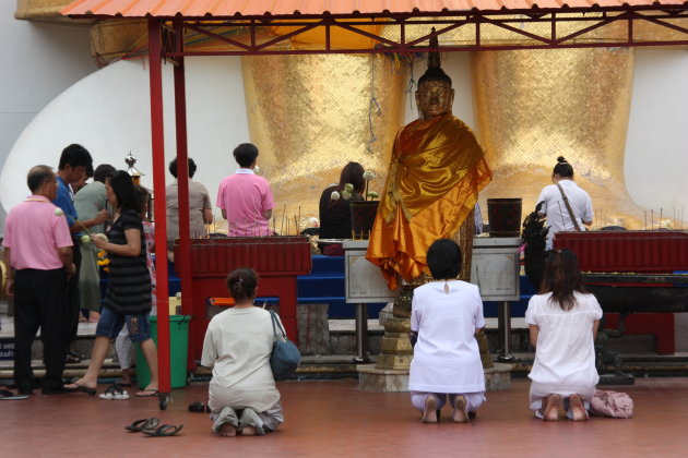 2008: Bangkok: Intharawihan (staande boeddha van 50 meter hoog)