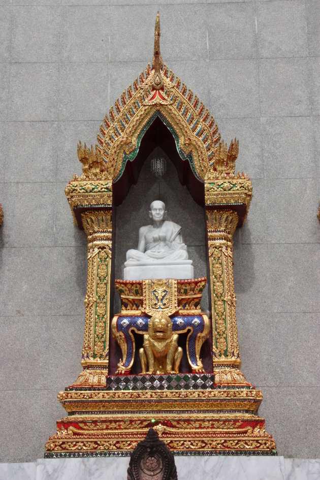 2008: Bangkok: Intharawihan (staande boeddha van 50 meter hoog)