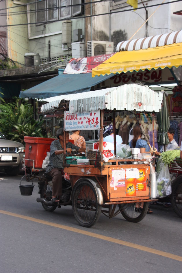 2008: Bangkok: broem broem zoef zoef.