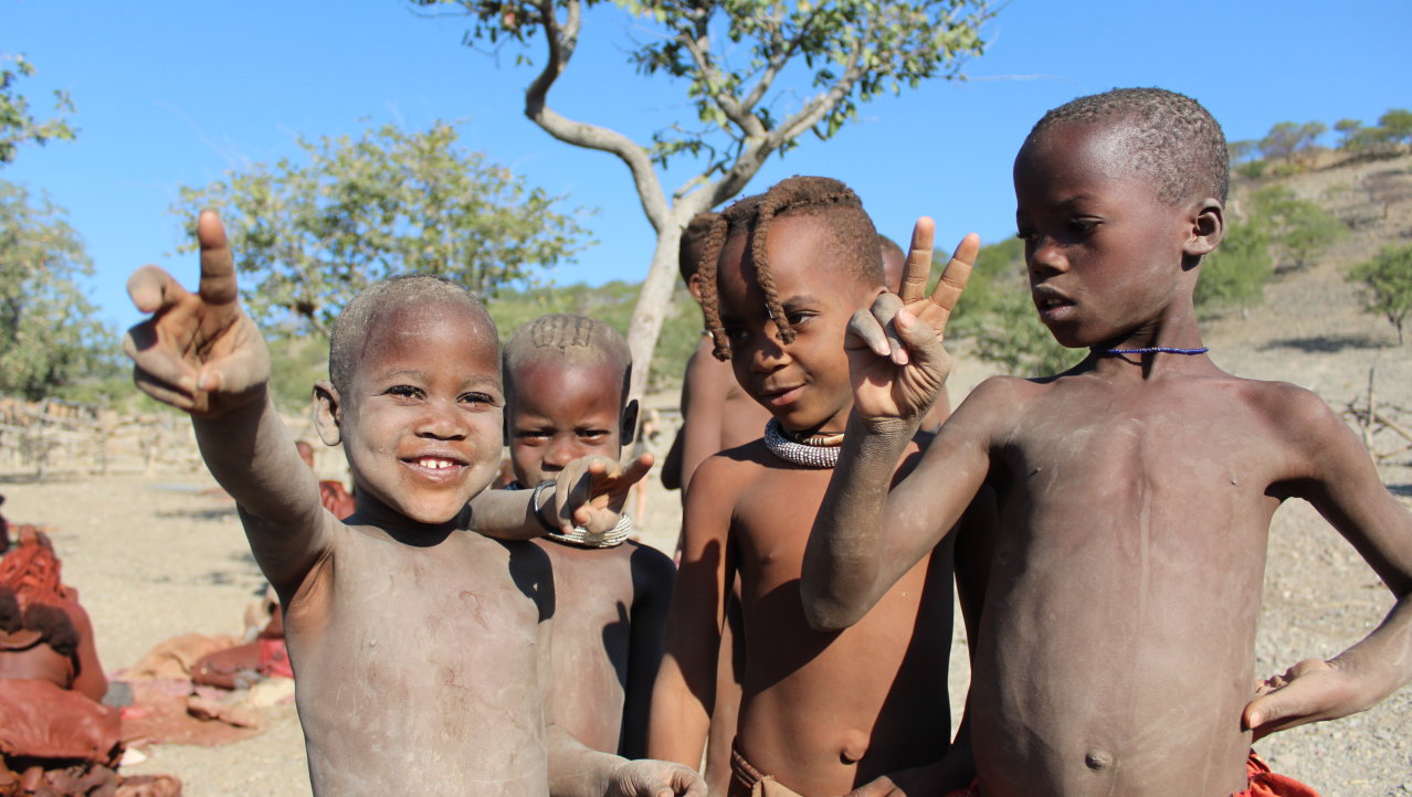 Himba-kinderen in Namibië