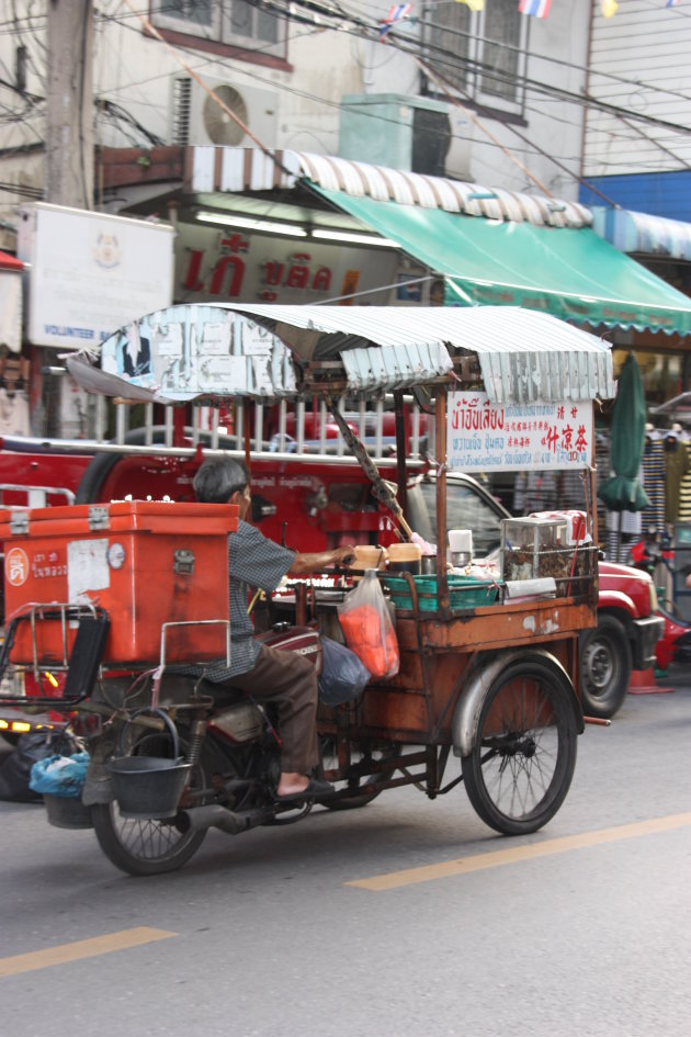 2008: Bangkok: broem broem zoef zoef.