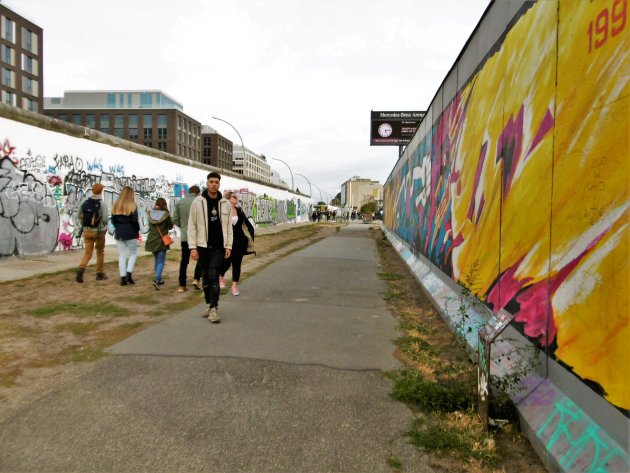 East Side Gallery de achterkant