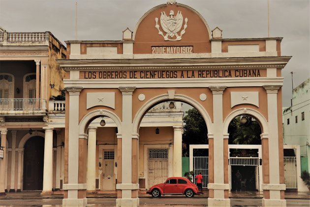 op straat in Cienfuegos