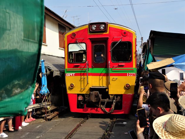 Trein door de markt 7