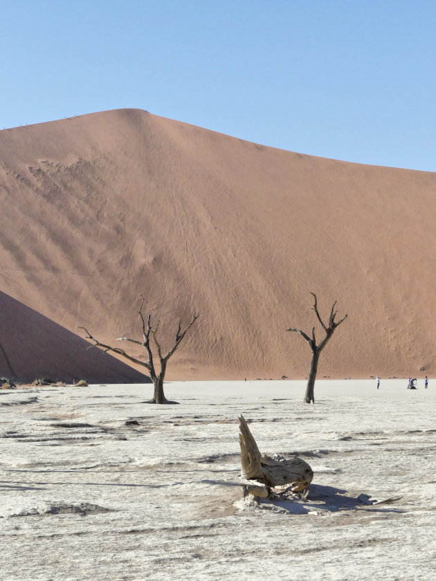 Piepkleine bikkels op Big daddy vanuit de Death vlei