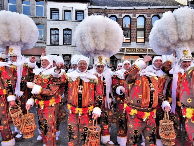 De Gilles van Binche gaan weer uit.