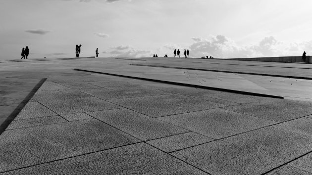 op het dak van de Opera in Oslo