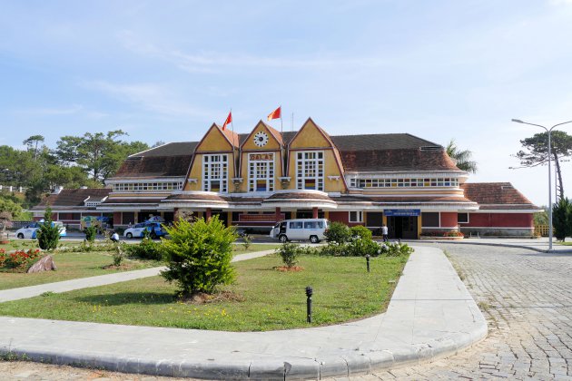 Art deco station