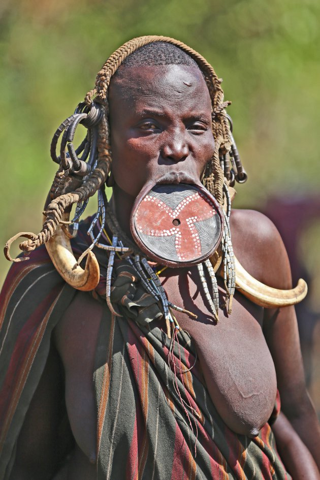 Mursi vrouw met lipplaat