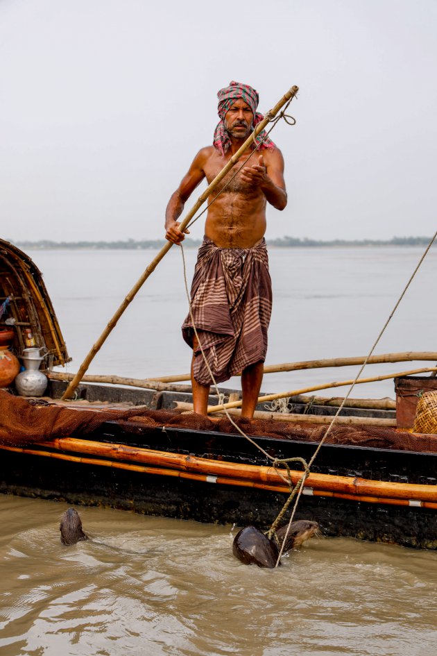 Ottervisser in Bangladesh