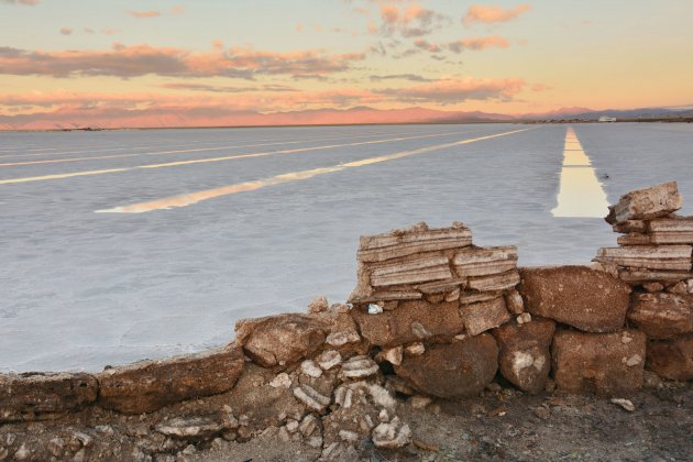 De zon komt op aan de Salinas Grandes