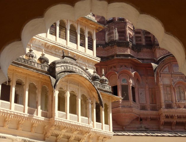 Doorkijkje binnen Mehrangarh Fort