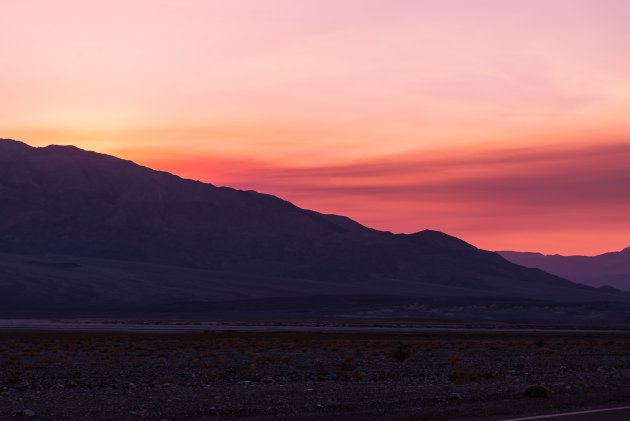 De lucht kleurt rood