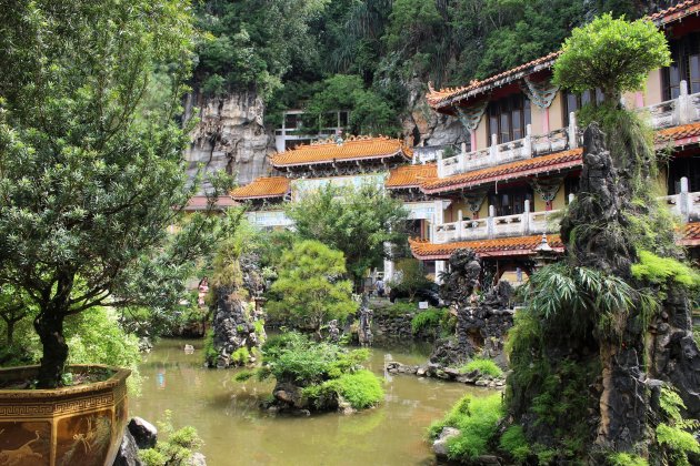 Sam Poh Tong Cave Temple