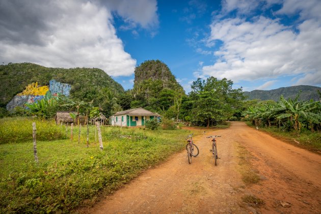 Fietsen in de vallei van Viñales