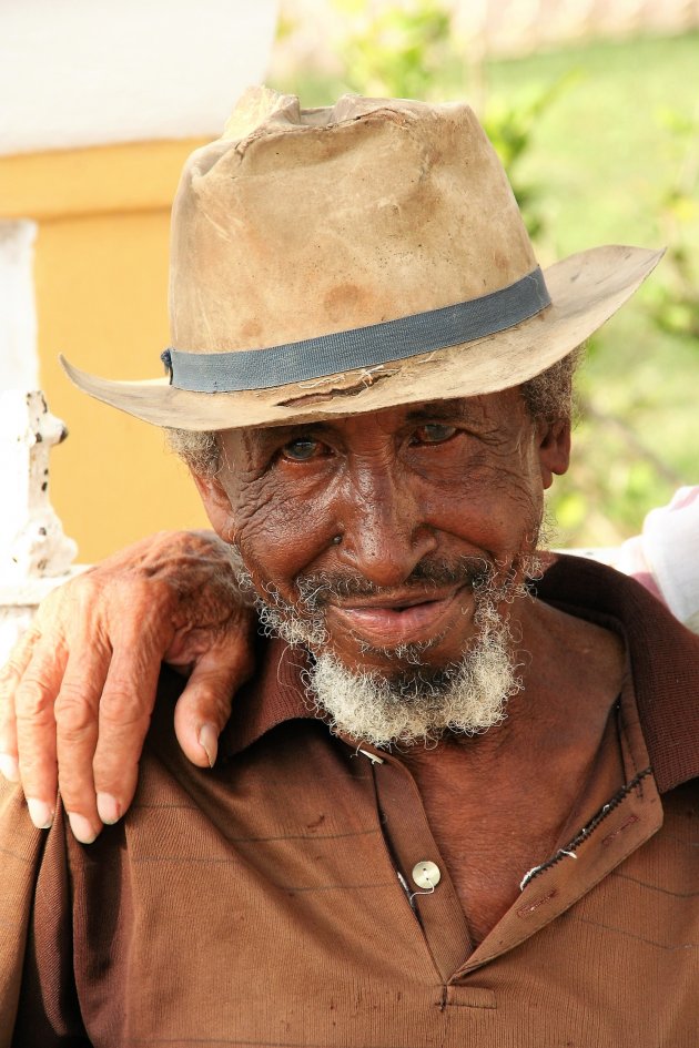 Op een bankje in Baracoa