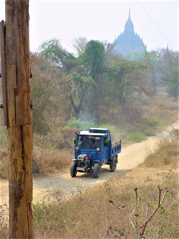 Birmese Vrachtwagen.