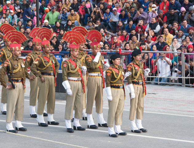 Ceremonie aan de grens India en Pakistan