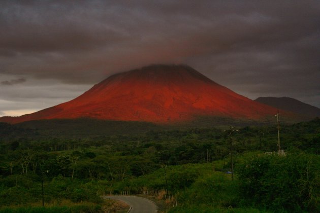 Zonsondergang  bij Arenal Vulkaan