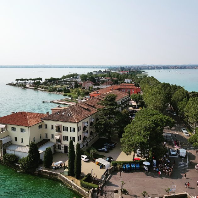 Zicht op schiereiland Sirmione