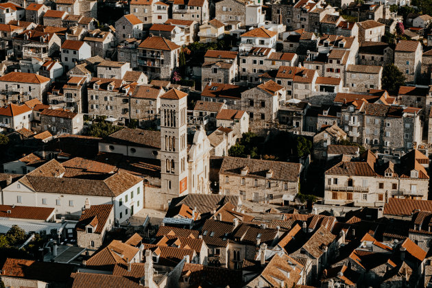 Iconische terracotta daken in Hvar, Croatia