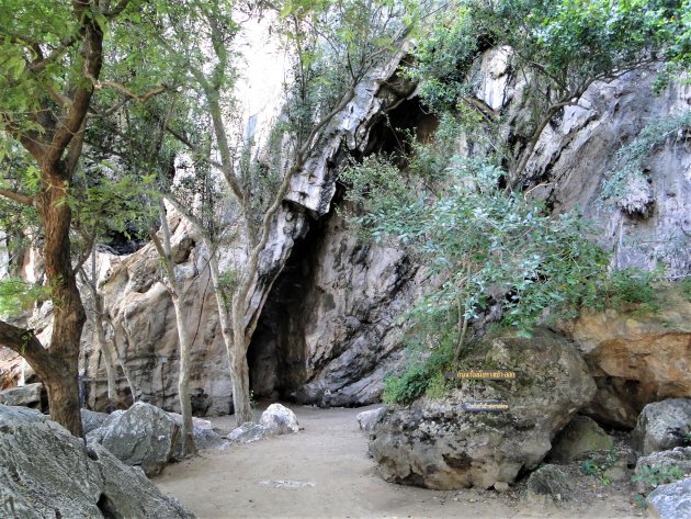 Grotten langs de oostkust.