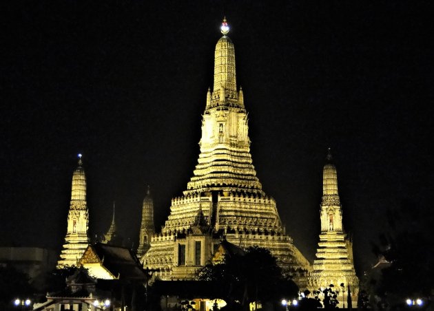 Wat Arun in de schijnwerpers.