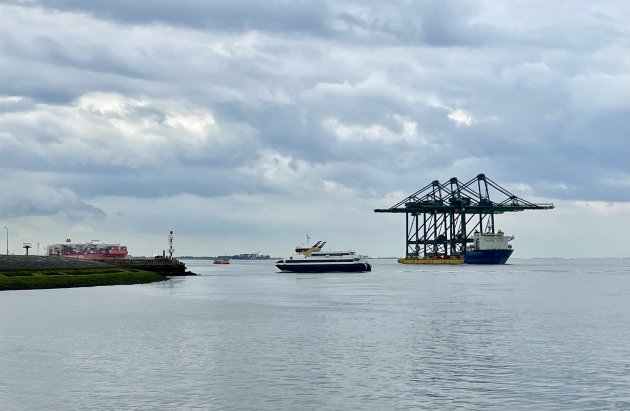 Druk scheepvaart verkeer.