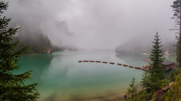 Bootjes van het meer van Braies.