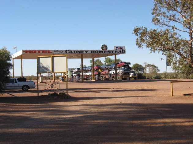 Tanken en overnachten aan de Stuart Highway