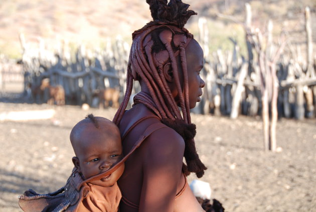 Himba met baby