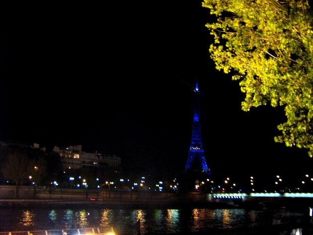 Une Nuit À Paris