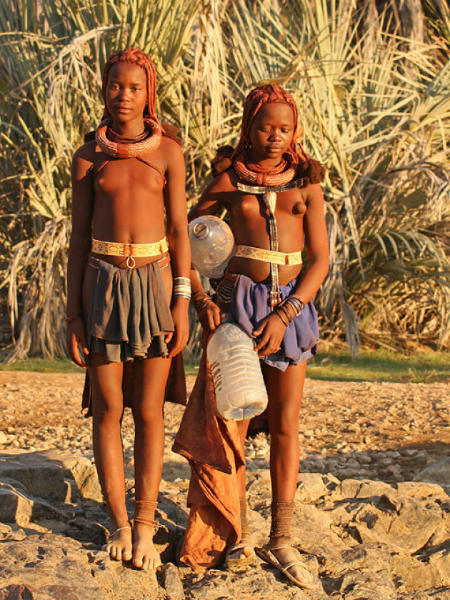 Himba-girls