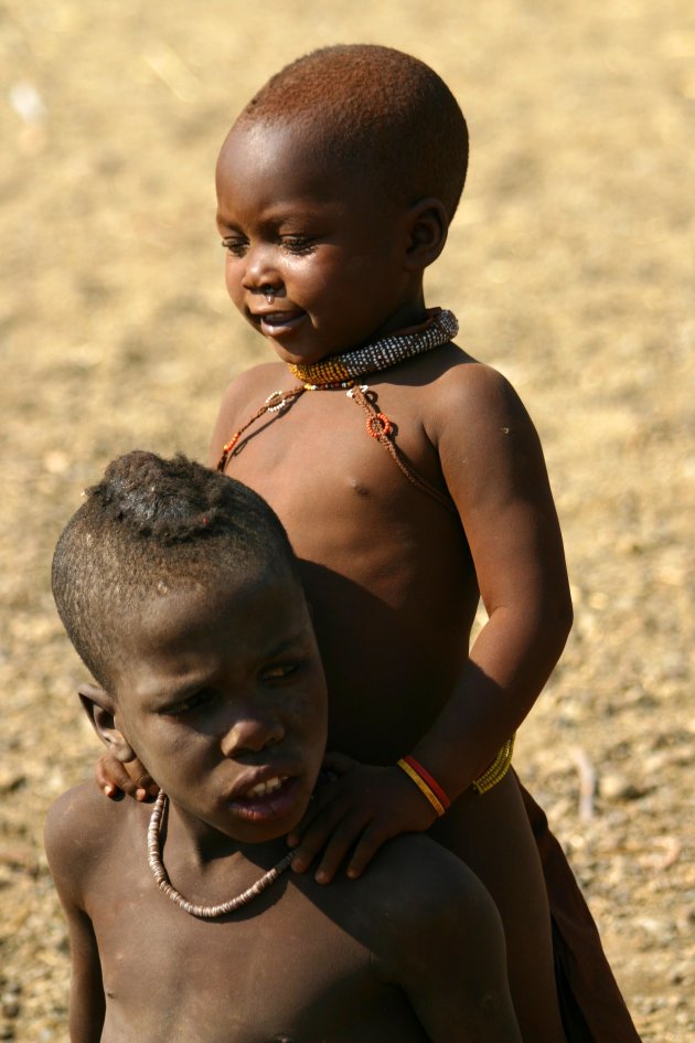 Himba kinderen