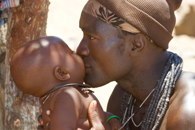 himba man kust kind