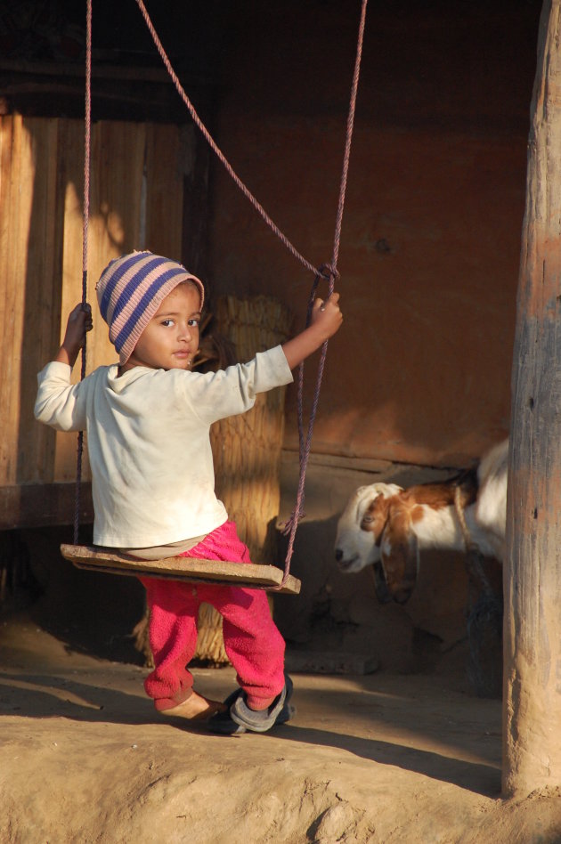 Tharu meisje in Chitwan