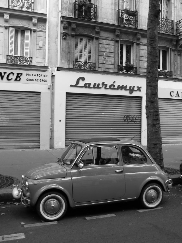 Small car, Paris.