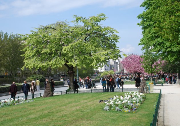 Park langs de Seine ...