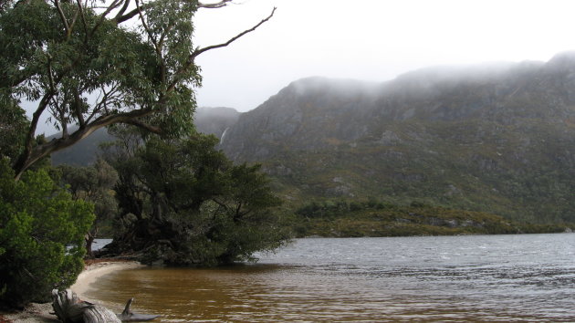 Mist boven Lake Dove