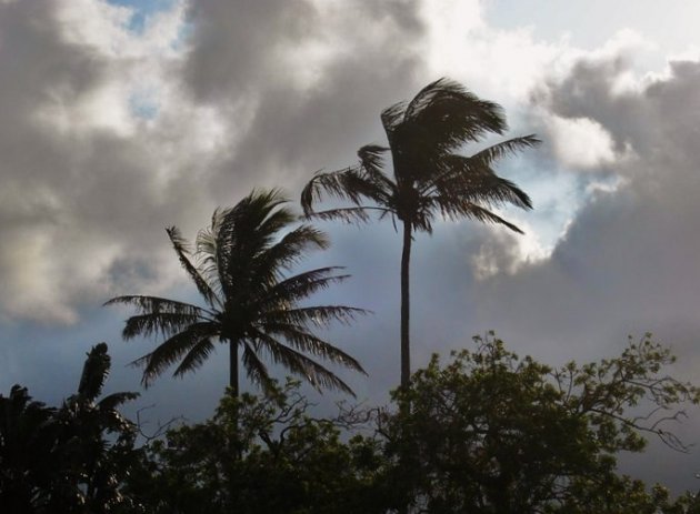 St. Lucia, stortbui op komst!